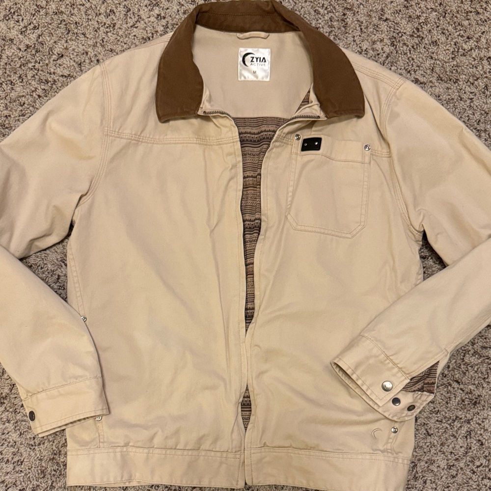 ZYIA Men's Tan Jacket with Brown Collar